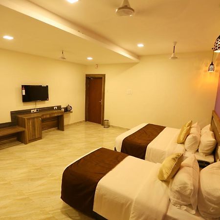 Mehar Inn Hotel Karaikkudi Exterior photo